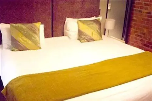 Itc Hospitality Group Two Bedrooms Metropollis Building Kapstadt Apartment
